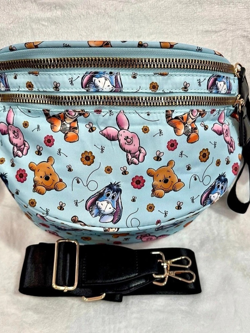 New Winnie Pooh & Friends  Crossbody Bum Bag w/long strap size inclusive - Picture 4 of 10